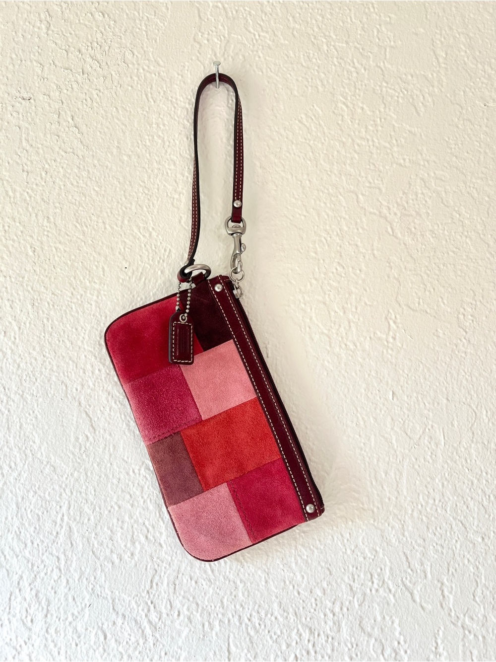 COACH Hampton patchwork wristlet wallet purse suede berry red and pink - Picture 2 of 9